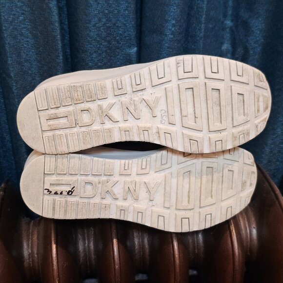 DKNY Women's Leya Wedge Sneakers (8.5) - Picture 14 of 14